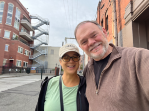 2023-09-24, Sheli and Paul Honeman outside Vintage Cafe